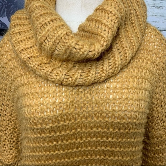 Made Italy Mustard Open Knit Sweater Mohair Blend Slouchy Turtle Neck Sz L/XL - Picture 6 of 10